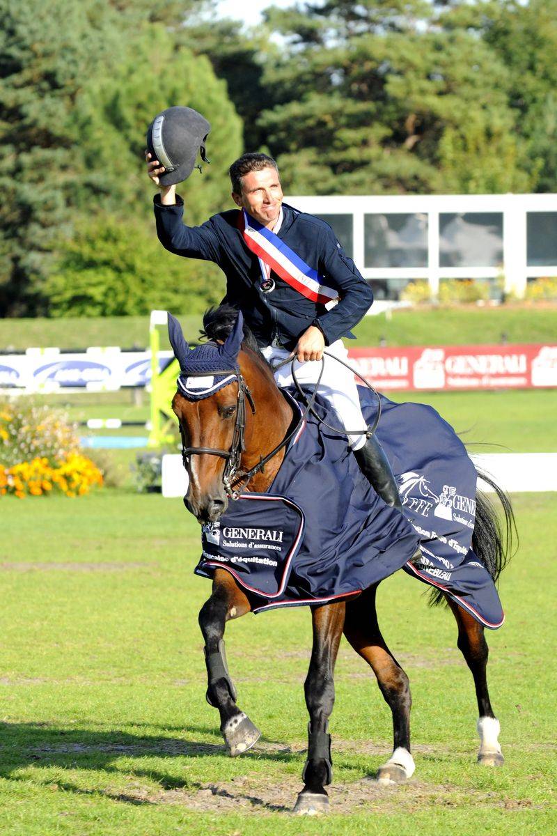 Victoire en concours de saut d'obstacles